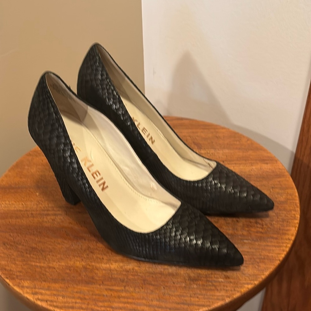 Black heels - Picture 2 of 7